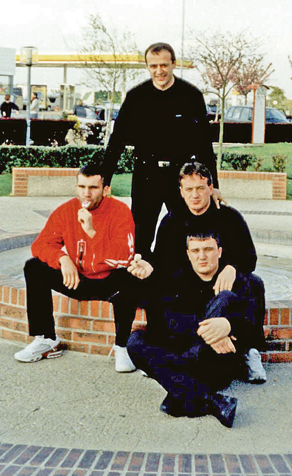 Kako se Čume povlačio, tako je počelo da se pomalja jezgro "zemunaca"