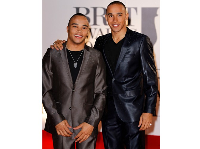 Kierowca Formuły 1 Lewis Hamilton z bratem