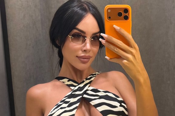 DIVLJA MAČKA! Aleksandra Subotić se skinula u zebrasti bikini: Dekolte puca, a zbog donjeg dela kupaćeg muškarcima NEĆE BITI DOBRO