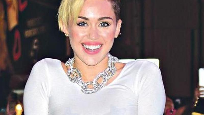 Miley cyrus leszbikus szex videó digitális játszótér pornó filmek