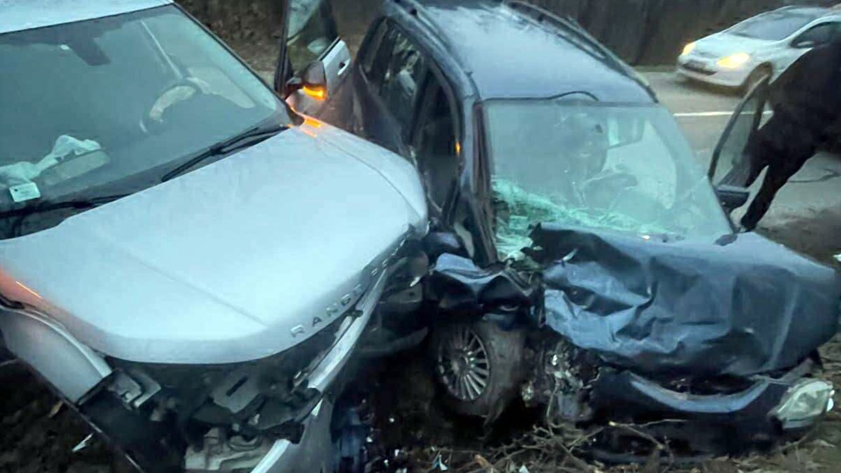 Težak sudar na Avali