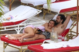 "Muž i ja satima imamo INTIMNE ODNOSE, muškarci obično NE MOGU DUGO, ali ON MOŽE", ni IGRAČKE im nisu strane, ocenila ga DEVETKOM, a bivše načisto SROZALA