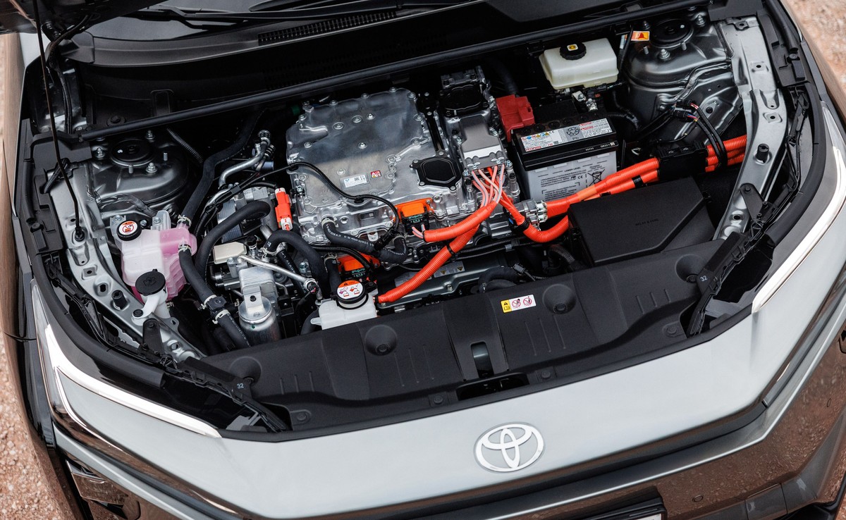 Nowa Toyota bZ4X AWD