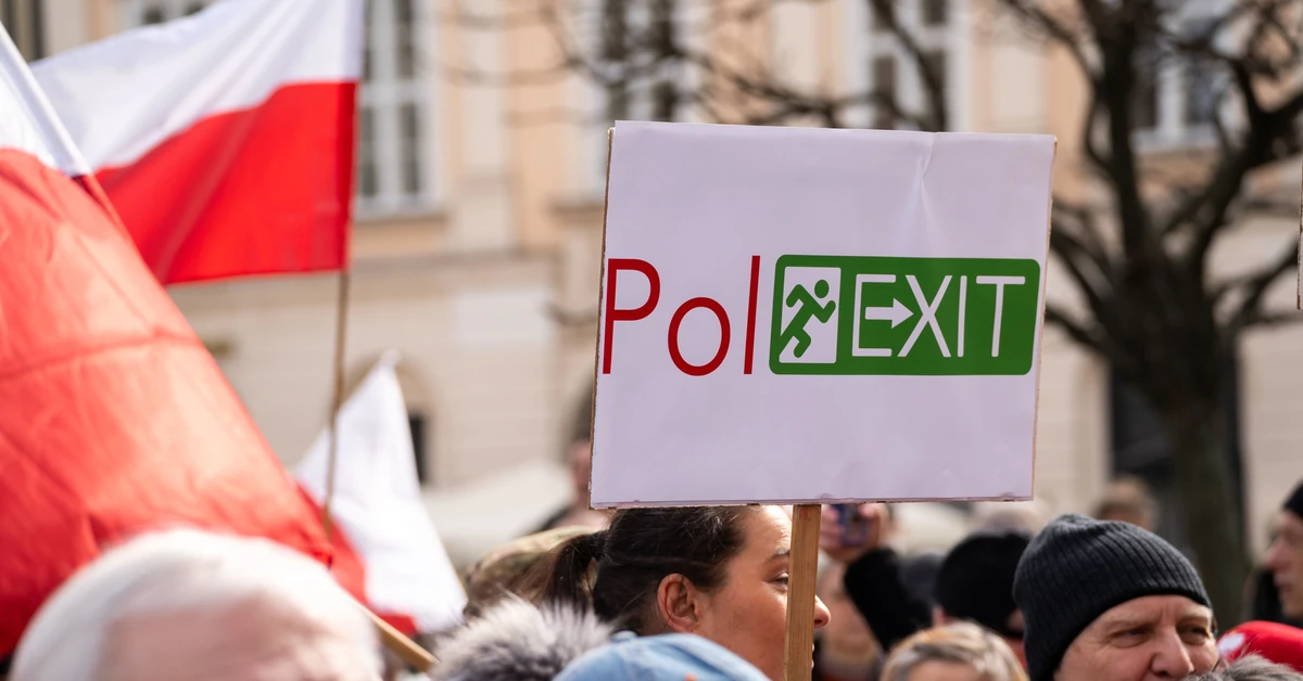 Alarmująco wysokie poparcie dla polexitu. Gorzej jest tylko we Francji