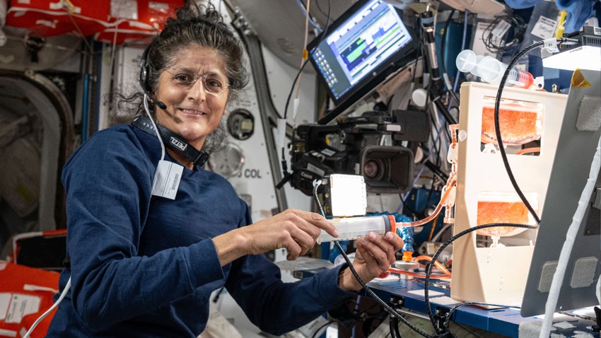 U martu 2025. godine, Vilijams je u kapsuli Zmaj (Dragon) kompanije Spejs iksa (SpaceX) sletela nedaleko od obale Floride | Foto: NASA