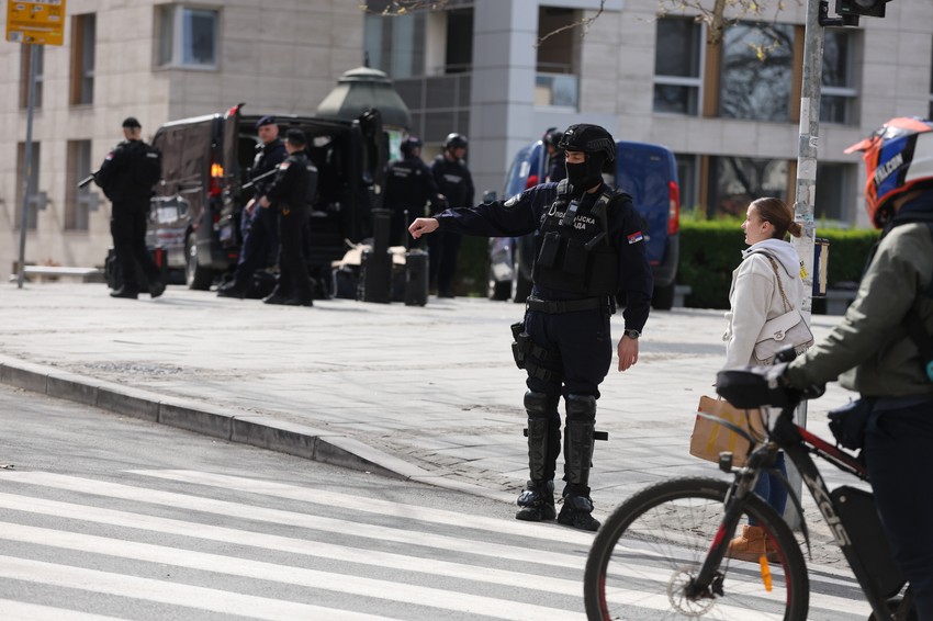 Pripadnici MUP-a u hotelu "Moskva" 