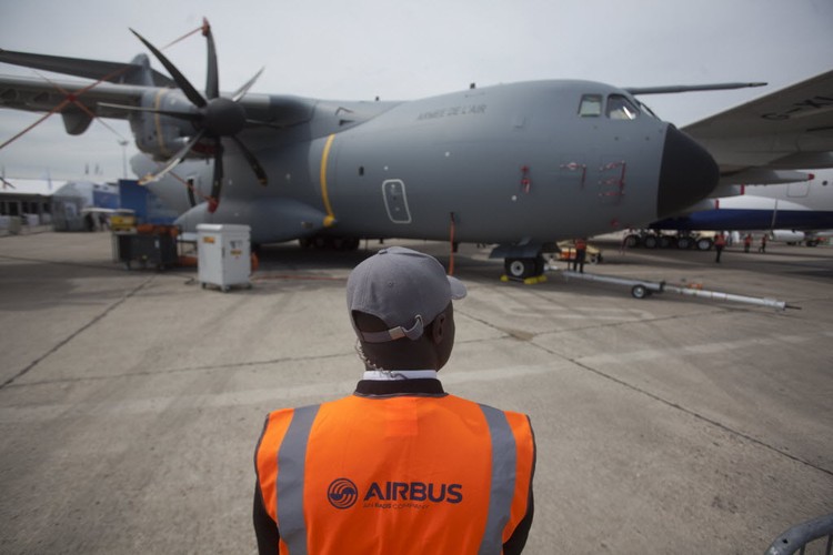 Reprezentację swojej wojskowej floty zaprezentował także Airbus. Tutaj: Airbus SAS A400M.