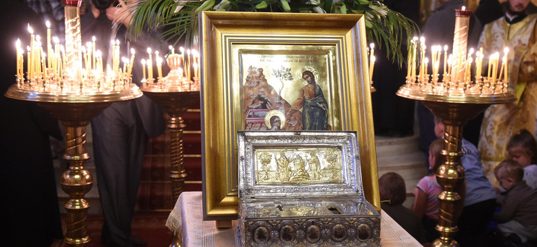 Dłoń świętej Marii Magdaleny i fragment krzyża Chrystusa. Relikwie przyleciały do Polski