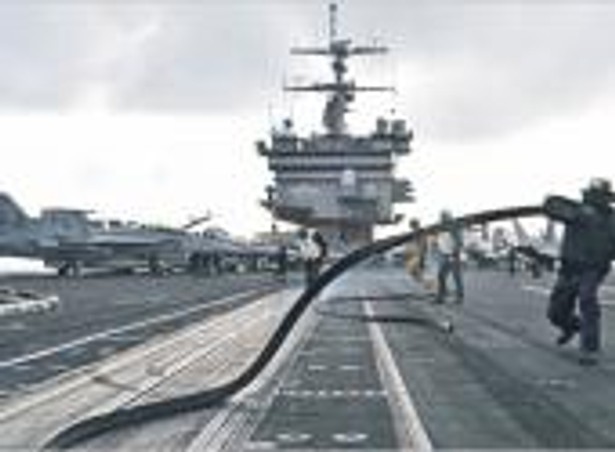 Amerykanie mają lotniskowce na morzach Czerwonym i Arabskim. W regionie znajduje się jeszcze VI Flota w Neapolu Fot. U.S. Navy photo