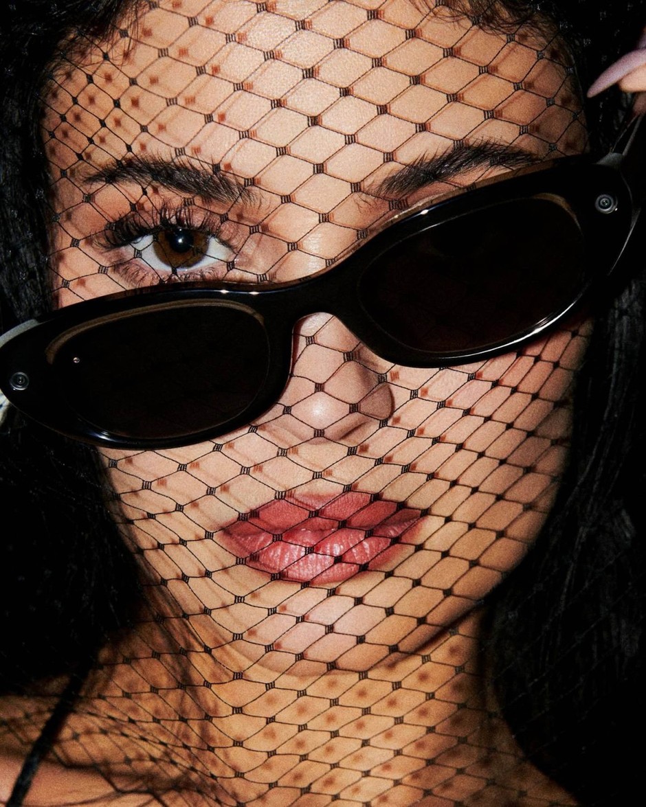 Kylie Jennerr u kampanji za 'Meta Glasses by Kylie'