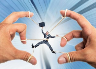 Dlaczego inwestorzy podejmują złe decyzje? Zobacz, jakich błędów unikać