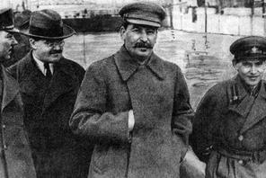 Russia / Soviet Union: Josef Stalin walking with Vyacheslav Molotov (left) and Nikolai Yezhov (right