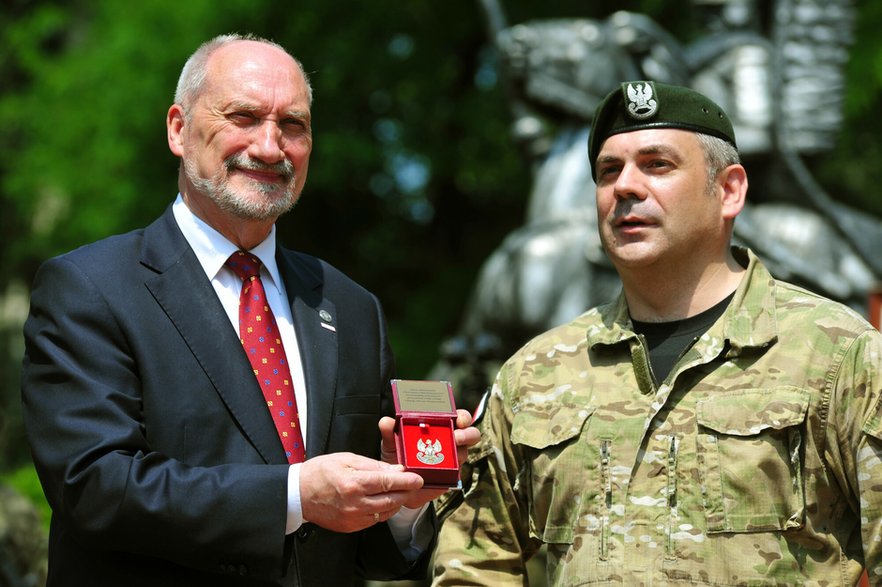 Antoni Macierewicz i gen. Wiesław Kukuła, 2017 r.
