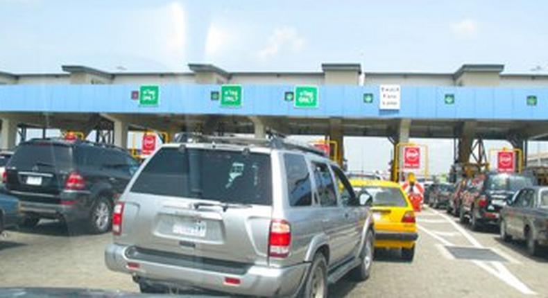 Lagos NUJ urges FG to repair federal roads before reintroducing toll gates