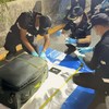 Tajlandska policija pregleda kofer u kojem je nađeno telo nestale tinejdžerke u Pataji 26. juna