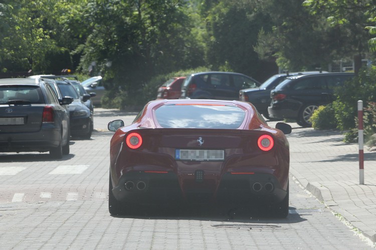 Ferrari F12 berlinetta Roberta Lewandowskiego