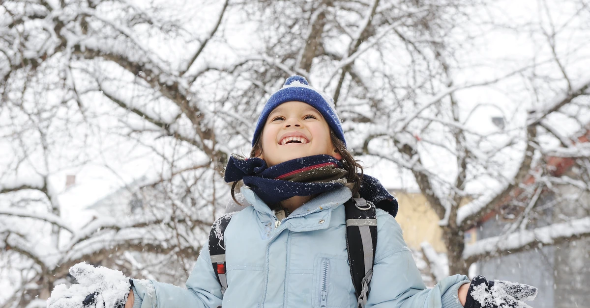 Uwaga, ślisko! Prognoza pogody dla uczniów na 25 listopada. Jak się ubrać we wtorek?