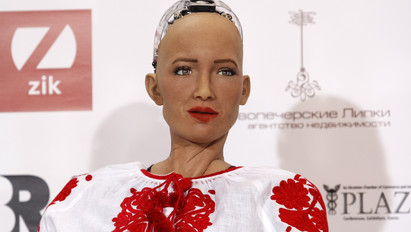 Az idősek gondozásához lehet nagy segítség Sophia, a robot