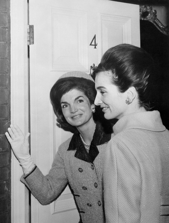 Historia Stanisława i Lee Radziwiłłów (na zdj. Jackie Kennedy i Lee Radziwiłł)