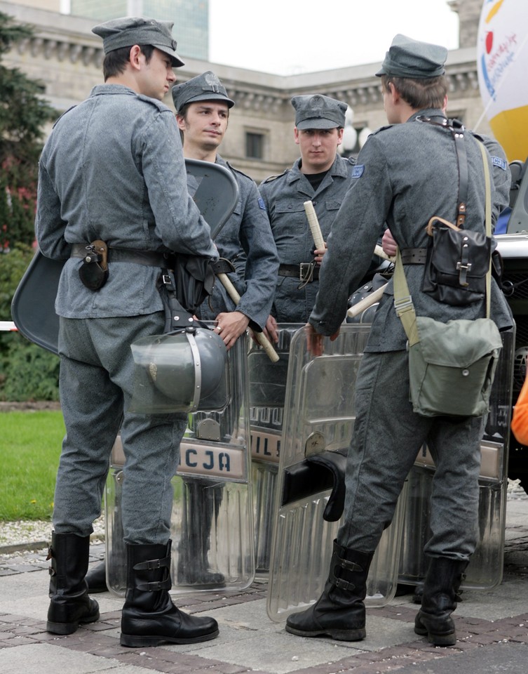 WARSZAWA CZERWONY PIC-NIC