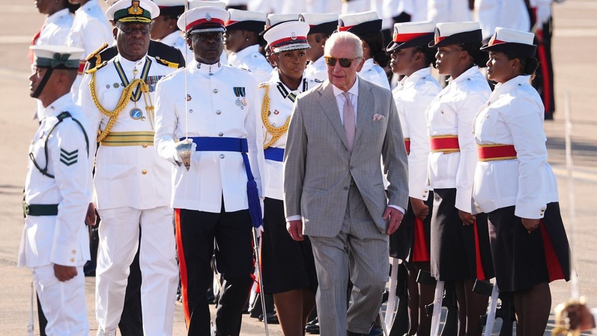 Regele Charles a plecat în vacanță și face un tur de nouă zile în Caraibe. Hotelurile alese de monarhul britanic