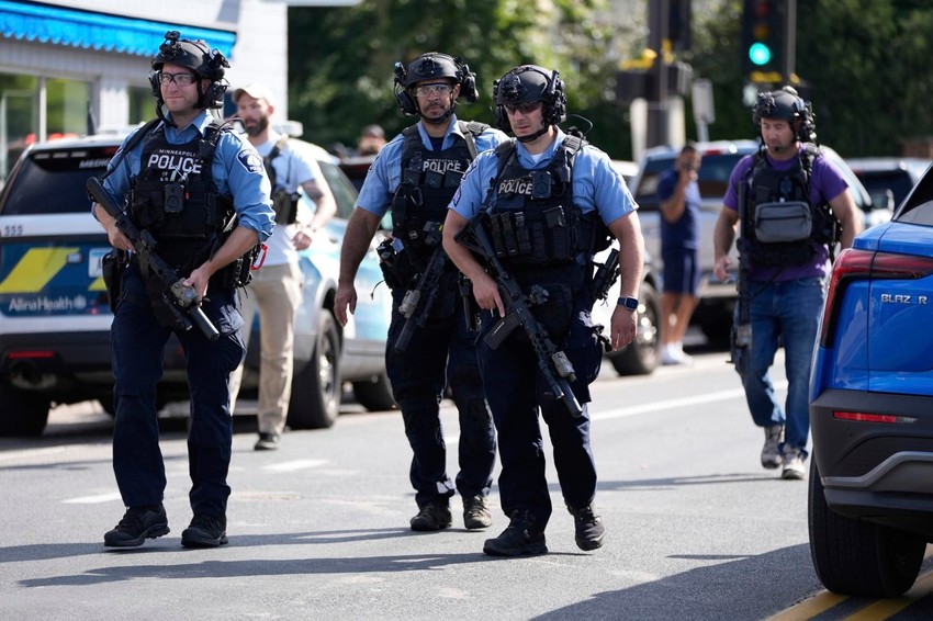 Pucnjava u katoličkoj školi u Mineapolisu