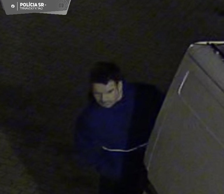 Polícia pátra po zlodejovi. 