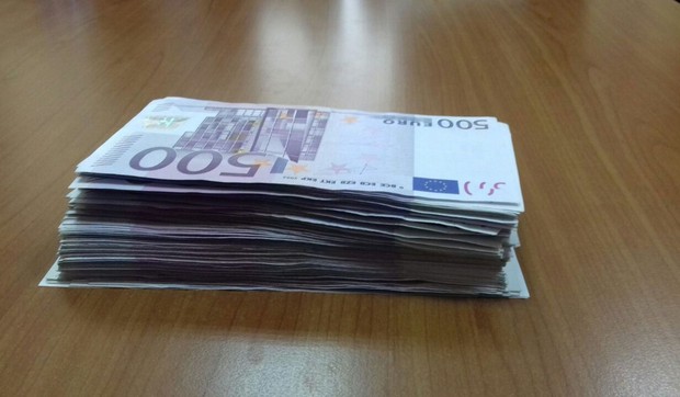 carina novac zaplena foto uprava carina.JPG5