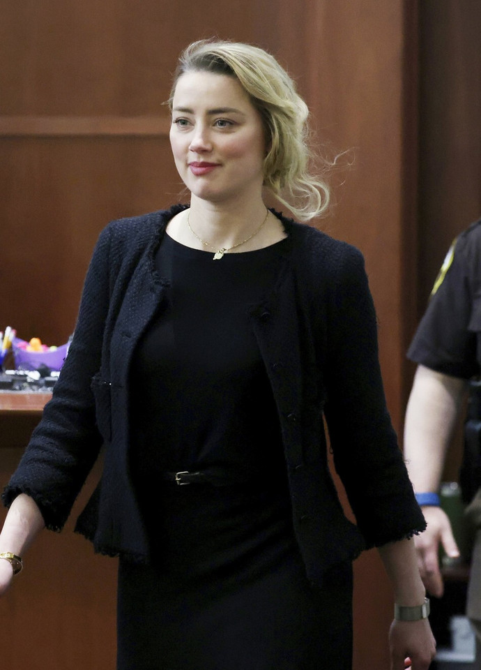 Amber Heard podczas rozprawy sądowej 28 kwietnia 2022 r.