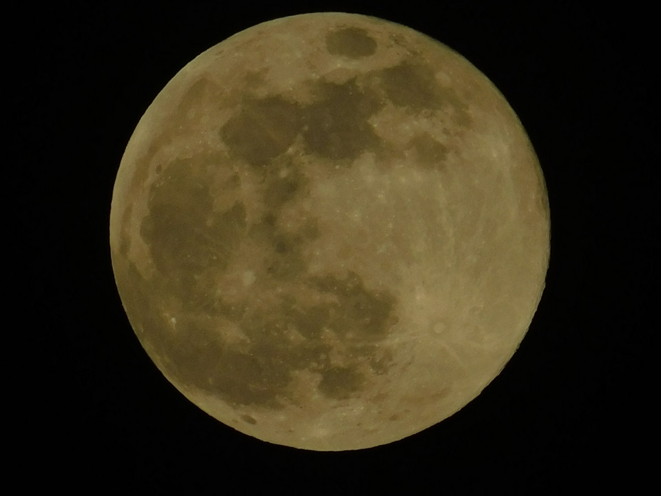 "Superksiężyc" w Jasienicy. Zdjęcie wysłała nam czytelniczka Onetu