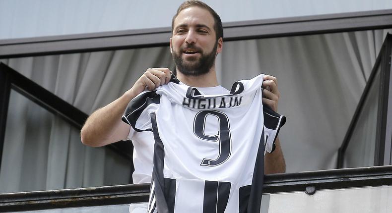 ___5318583___https:______static.pulse.com.gh___webservice___escenic___binary___5318583___2016___7___28___21___gonzalo-higuain-cropped_3189nm0uaub51qjypsv4s0k78