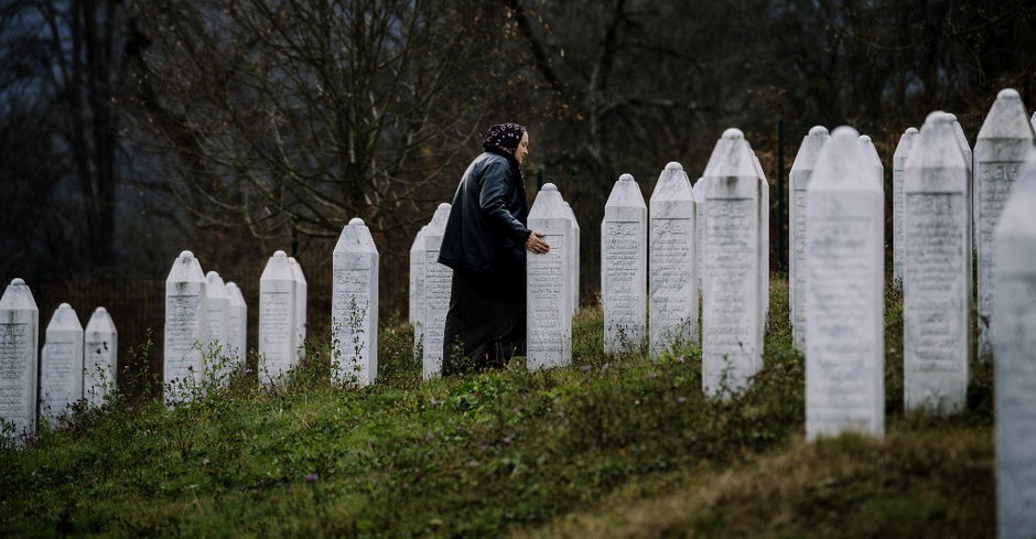Nagrobki na Cmentarzu i Pomniku Ofiar Ludobójstwa w Srebrenicy-Potočari