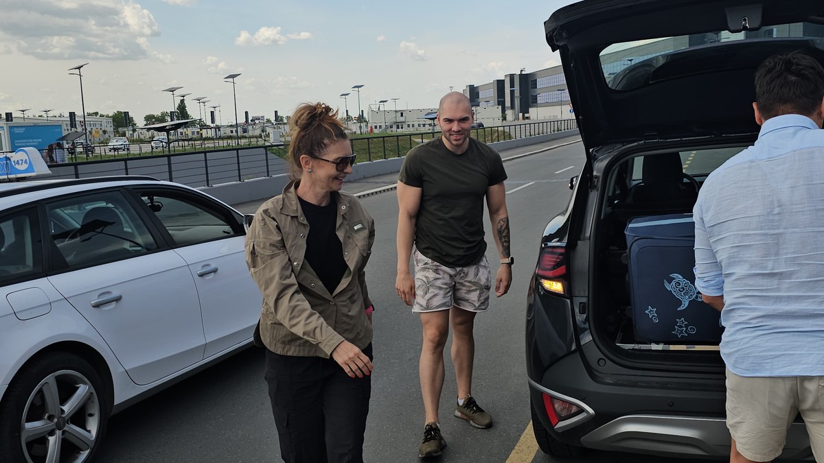 SNIMALA SE, PA SE SKINUO FILTER Naša pevačica doživela peh, evo šta svi komentarišu na mrežama (FOTO)