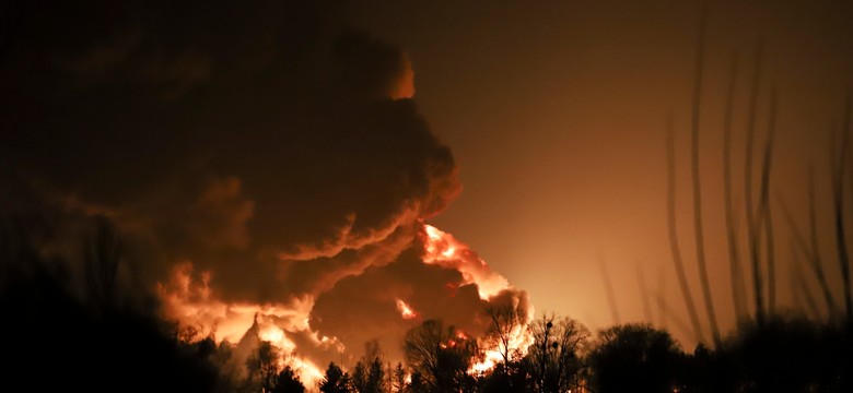 Całkowicie spłonęła baza paliwowa w Wasylkowie