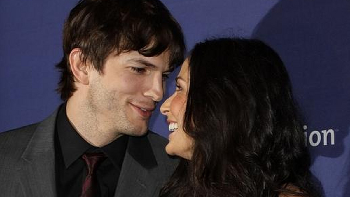 Ashton Kutcher i Demi Moore na imprezie charytatywnej "A Night at Sardi's".