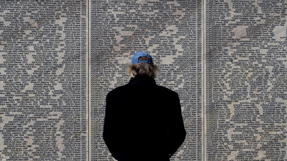 Mur pamięci Shoah w Wiedniu