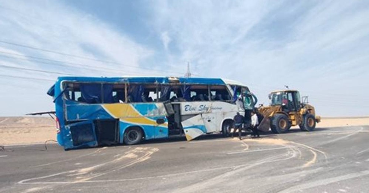 Autokar z turystami zderzył się z ciężarówką. Tragiczny wypadek w Hurghadzie