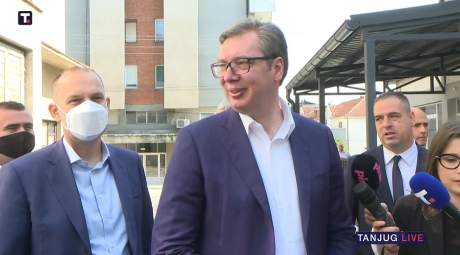 Presednik je posetu Despotovcu započeo posetom školi