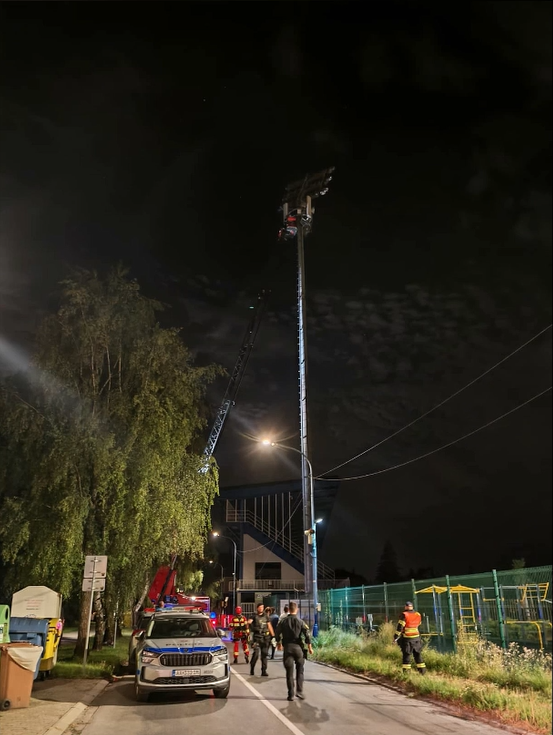Policajti pomohli v Dubnici nad Váhom mužovi v ťažkej životnej situácii.
