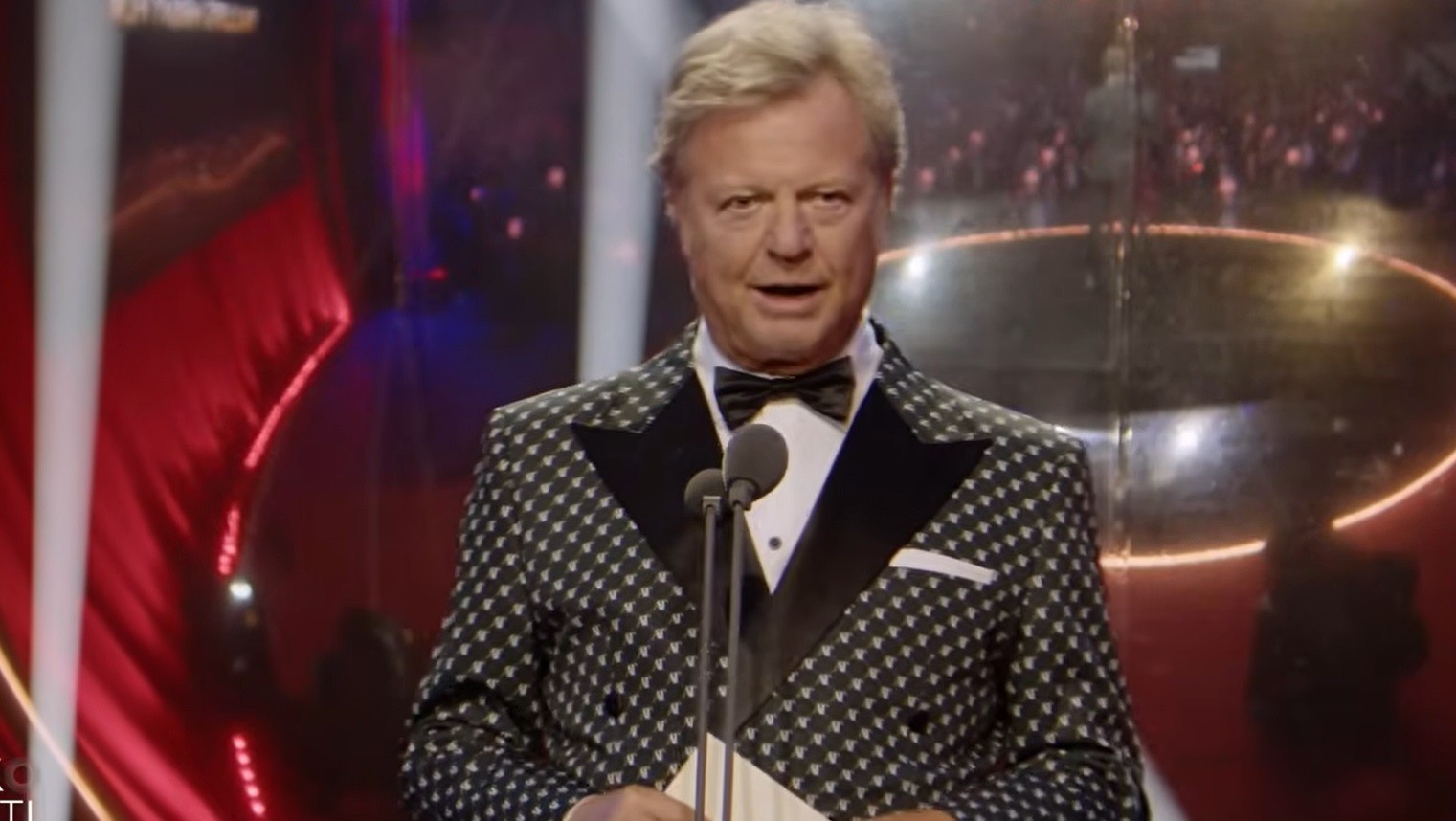 Maroš Kramár odovzdával cenu v kategórii najlepší film.