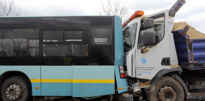 Wypadek autobusu w Katowicach. 9 osób rannych