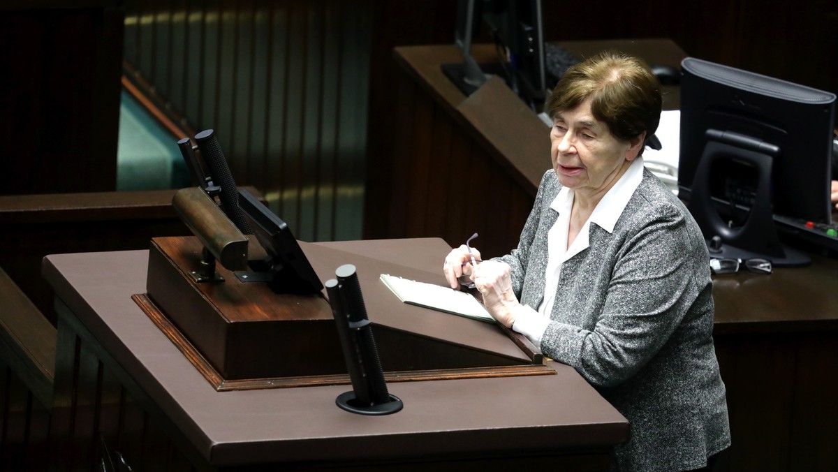 Należało wreszcie zainteresować się sprawą sądów - powiedziała w Sejmie doradczyni prezydenta Zofia Romaszewska. Wyraziła nadzieję, że sądy zostaną zreformowane, bo - jak mówiła - "tam rzeczywiście jest do zreformowania bardzo, bardzo, bardzo dużo".