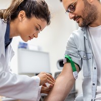Ennyi mindent kideríthet egy vérvizsgálatból: minden, amit a vérvételről tudni kell!