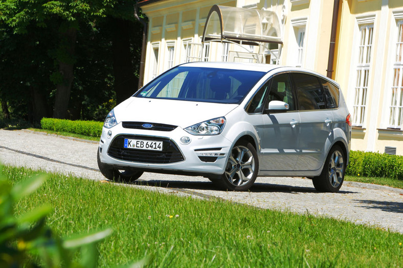 Ford S-Max 2.0 T: Zmiany zgodne z trendem