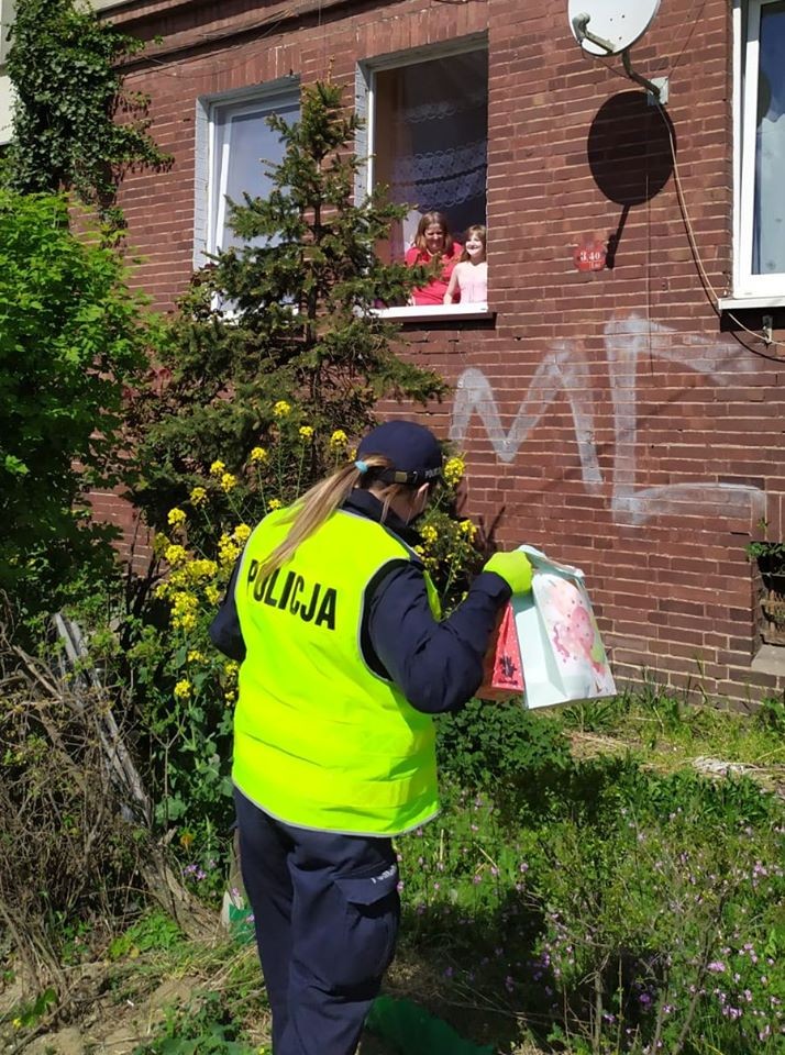 Policjanci zorganizowali urodziny 12-latce