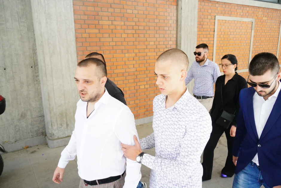 Marjanovića sin drži za ruku nakon što je osuđen na 40 godina robije