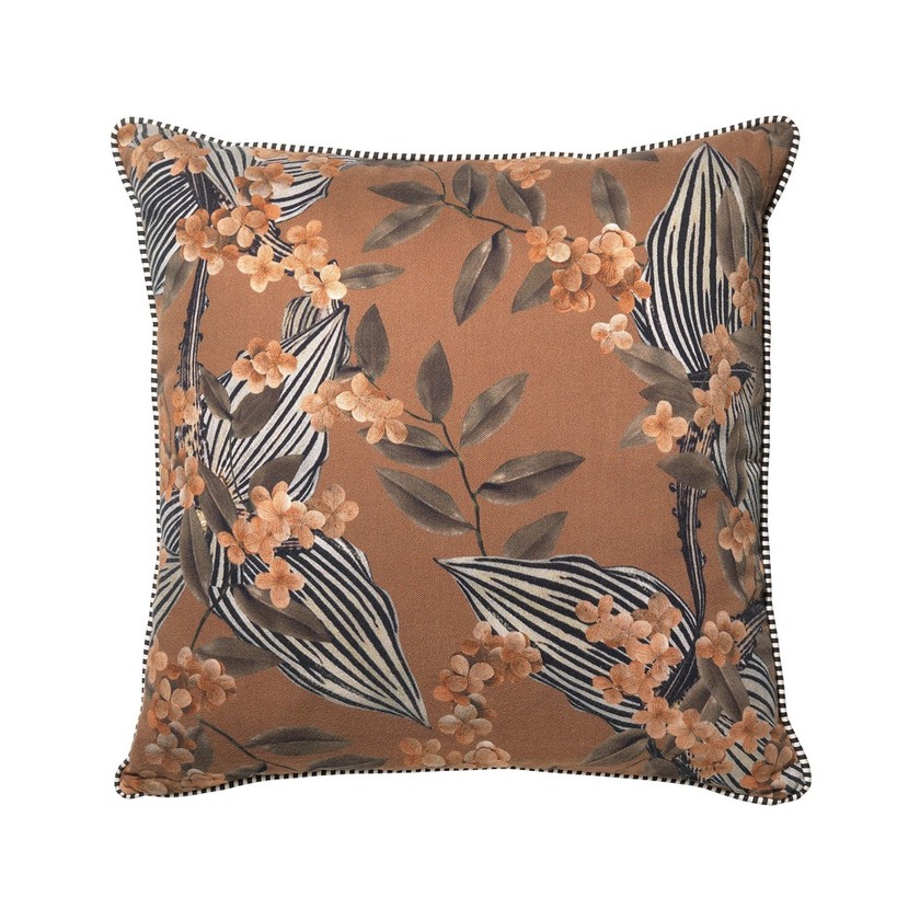 Bedrucktes Kissen «Aida» mit Federn aus kontrollierter und tiergerechter europäischer Haltung von Cozy living Copenhagen für etwa 60 Franken. 