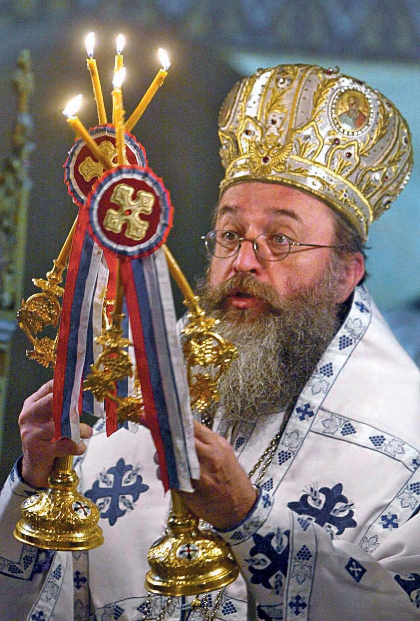 Prilagođavanje zakonodavstvu neke zemlje nije prilagođavanje vlastima te zemlje,kaže vladika Longin