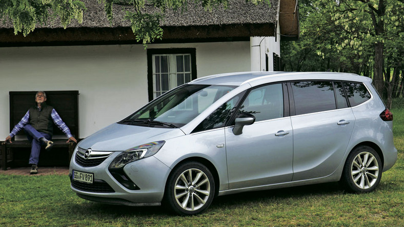 Opel Zafira 2.0 CDTI wszechstronny ekspres rodzinny