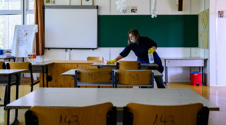 Mégsem kell 1,5 méteres távolságot tartani a tanórákon a minisztérium szerint / Fotó: MTI - Vasvári Tamás